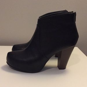 Size 8 booties Black